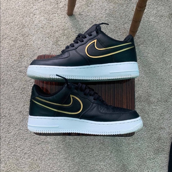 NIKE AF1 MENS BLACK METALLIC GOLD - Picture 4 of 4